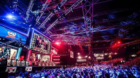 同时具备职 同时具备职